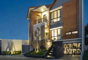 GAIA Lodge The Kusuma Hill Batu - Malang has Balcony rooms