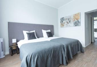 BEJING    CHILLINGHOUSE # 2, 3 Min. vom ICE, NETFLIX; Balkon allows 18 year olds to book a room