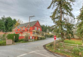 Kingfish at West Sound has Balcony rooms