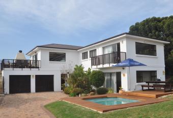 29 on Boundary has Balcony rooms