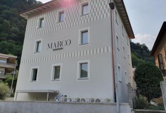 Locanda Marco has Balcony rooms