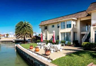 Where the Sun Meets the Water allows 18 year olds to book a room