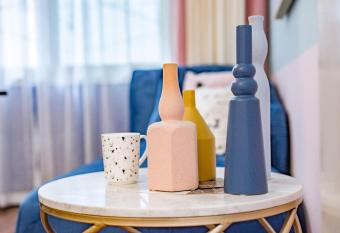 Chengdu Jinjiang   Chunxi Road allows 18 year olds to book a room