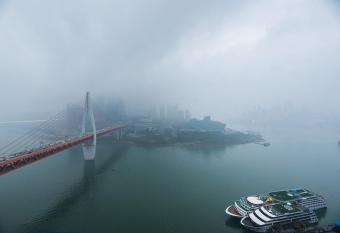 Chongqing Yuzhong   Hongyadong   allows 18 year olds to book a room