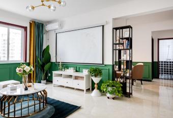 Xi  an lianhu district    kaiyuanmen    Luke boutique apartment   00184770 allows 18 year olds to book a room