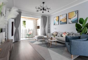 Locals Xi an Weiyang North passenger station subway station allows 18 year olds to book a room