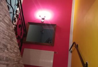 Hostel Los Amigos allows 18 year olds to book a room