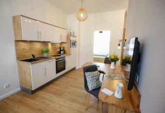 Boarding3 - Wohnen auf Zeit allows 18 year olds to book a room