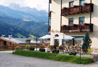 Villa Ombretta has Balcony rooms