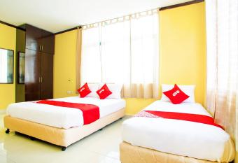 Super OYO 1219 Hotel Bbk allows 18 year olds to book a room