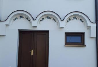 Vinn   skl  pek Na Spojovac   allows 18 year olds to book a room