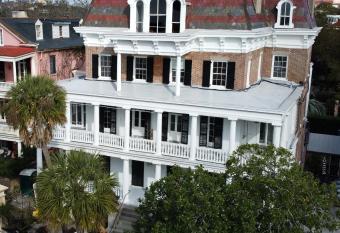 20 South Battery has Balcony rooms