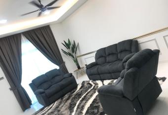 NRL s Cozy Guesthouse has Balcony rooms