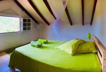 Le Saintois allows 18 year olds to book a room