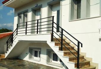 Stavroula s Houses has Balcony rooms
