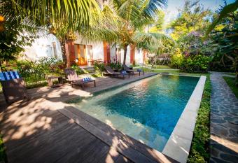 Flamboyant Villa Ubud allows 18 year olds to book a room