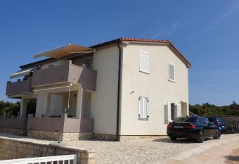 Korina Apartments Mandre allows 18 year olds to book a room