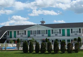 Colonial motel has Balcony rooms