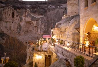 Splendid Cave Hotel has Balcony rooms