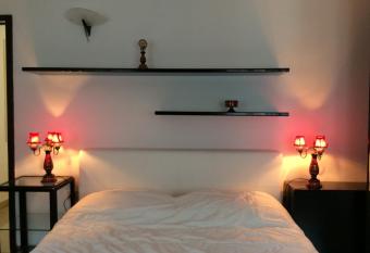 Ca   Ghironda allows 18 year olds to book a room