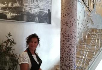 ALBERGO LA LEPRE has Balcony rooms