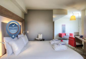 Novotel Marseille Centre Prado V  lodrome allows 18 year olds to book a room