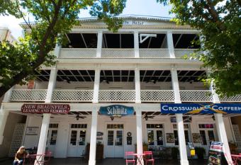 Schmitz Bed & Breakfast has Balcony rooms