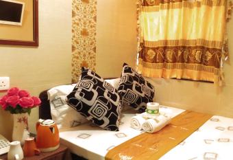 New Day Night Hostel allows 18 year olds to book a room