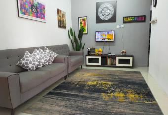 D Port DicksonMuslimOnly Homestay has Balcony rooms