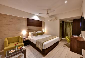 Click Hotel Vadodara 2 Mins from Railway Station allows 18 year olds to book a room