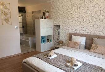 Villa Nature 02 has Balcony rooms