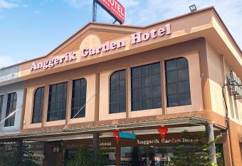 Anggerik Garden Hotel - AG Hotel allows 18 year olds to book a room