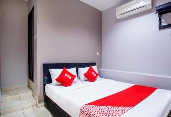 OYO 44097 Avatarr Hotel allows 18 year olds to book a room