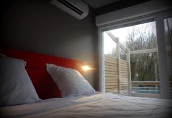 H  tellerie des jardins d honvault has Balcony rooms