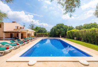 Sa Cavea has Balcony rooms