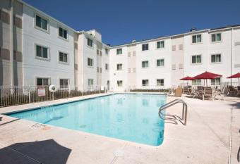 Studio 6 Brownsville. Tx allows 18 year olds to book a room