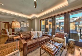 Steps From Heavenly Village & Gondola-Luxury 3Br Residence Condo has Balcony rooms