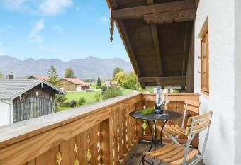 Ferienwohnung Bergfex Alte Gendarmerie   bersee allows 18 year olds to book a room