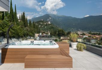 HOODY ACTIVE & HAPPINESS HOTEL has Balcony rooms