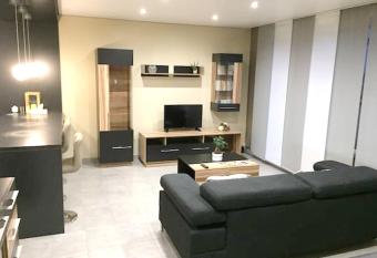 Appartement de 2 chambres avec balcon et wifi a Apach has Balcony rooms