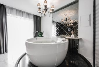 Luxury Suites Kaunas, self-check in has Balcony rooms