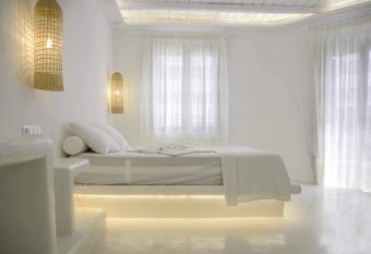 Kritamos suites has Balcony rooms