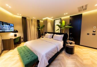 Unik Hotel allows 18 year olds to book a room