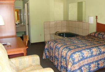 Benbrook Inn & Suites has Smoking rooms