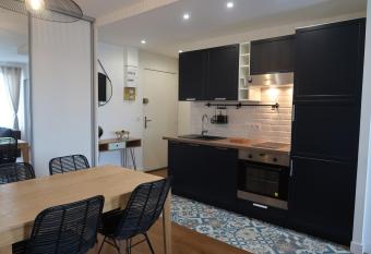 BEAUTIFUL DAY RUEIL - 1 chambre - 4 Pers - Wifi allows 18 year olds to book a room