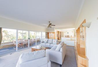 Touchwood Motor Inn & Inner City Camping Ground has Balcony rooms