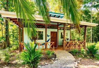 Peace Garden Spacious Bungalows- a walk to the beach has Balcony rooms