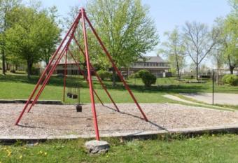 Round Top Two-Bedroom Cottage 8 has Balcony rooms