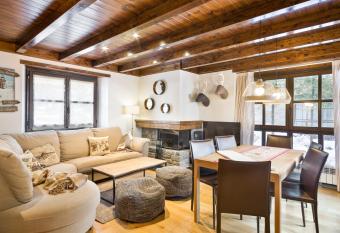 Luderna - Apartamento Val de Ruda A18 les Marmottes has Balcony rooms