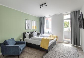 limehome Chemnitz Hartmannstra  e allows 18 year olds to book a room